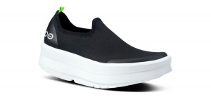 Oofos OOmega eeZee Low Shoe Schuhe Damen Weiß Schwarz | 905187VDM